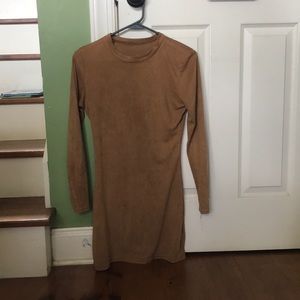 A suede brown long sleeve dress 👗
